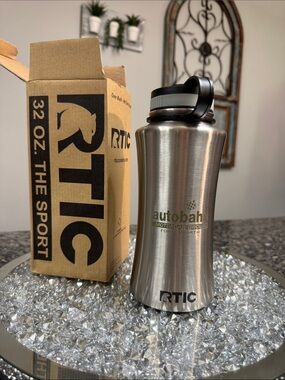 RTIC 32oz Stainless Steel Insulated Bottle NEW